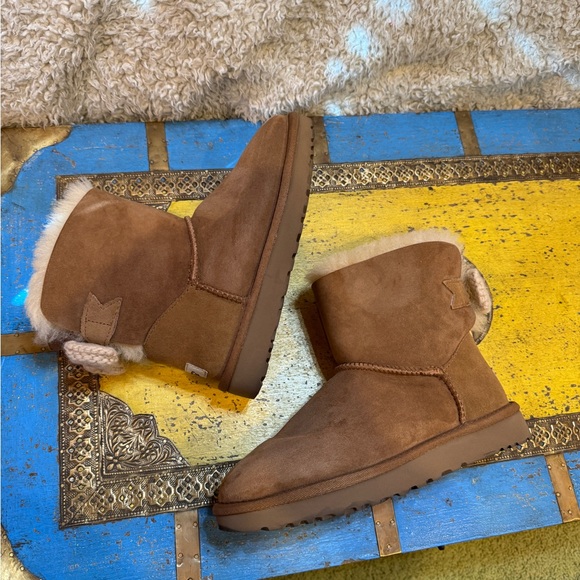 UGG size 6 women’s boot! - Picture 2 of 8